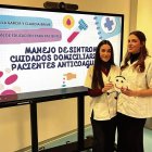 Claudia Brime y Paula García, residentes de Enfermería Familiar y Comunitaria que impulsan los talleres de anticoagulantes.