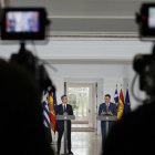 Pedro Sánchez con el primer ministro de Grecia, Kyriákos Mitsotákis, ayer. Mariscal