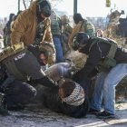 Agentes del ICE, el cuerpo de inmigración de Trump, mataron ayer a un hombre a tiros.