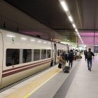 Tren en la estación provisional de la capital leonesa.