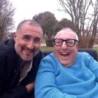 Antonio Alonso con un usuario de Nuestra Señora del Valle.