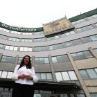 La científica Noelia Flórez posa en el Campus de Ponferrada de la Universidad de León.