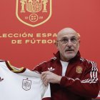Luis de la Fuente presentó la segunda equipación para el próximo Mundial.