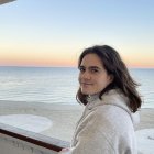 Marta Vidal del Palacio (León, 1999) es fisioterapeuta en el Hospital de Mende. Escritora y deportista, estudió en el Colegio Leonés y jugó en el Cleba.