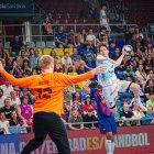 El portero del Barcelona, Nielsen, fue todo un muro para los ademaristas y una de las claves del contundente triunfo blaugrana.