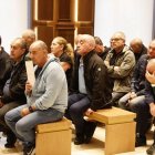 Los trabajadores de basura, con el líder de USO, Antonio Nicolás, en el Pleno de ayer.