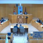 El secretario y el interventor, protagonistas de la sesión.
