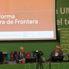 Acto de presentación de la Plataforma Cultura de Frontera, en el centro de la Uned en Ponferrada.