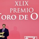 Fernández Mañueco en premio Toro de Oro.