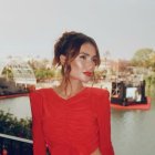 La influencer Iera González luce un diseño del atelier Silvia Fernández en un evento de Netflix en Sevilla.