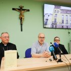 El obispo de León, Luis Ángel de las Heras, Florentino Alonso, director del Istal y Javier Gay, administrador diocesano de Astorga.