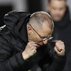 El entrenador del Ceuta, Juan José Romero, durante el partido de octavos de final de Copa del Rey que AD Ceuta y FC Barcelona.
