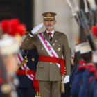 El rey Felipe VI, con la Real y Militar Orden de San Hermenegildo. JUAN CARLOS HIDALGO