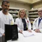 Juan Ortiz, jefe de Farmacia; Belén Matilla, responsanble de la consulta; y Andrés García Palomo, jefe de Oncología.