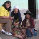 Camino Rivero, en el centro, durante uno de los períodos como cooperante voluntaria de JTM en Perú