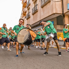 Desfile de peñas en La Bañeza. DANIEL PISABARRO