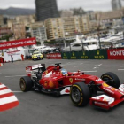 Alonso, durante los entrenamientos libres en Mónaco.