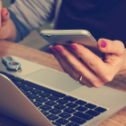 Así es cómo se podría evitar que los alumnos copien en los exámenes online