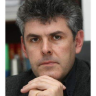 El economista Jorge Vega en su despacho de la Uned.