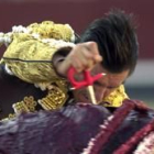 Joselito, entregado a la hora de entrar a matar ayer en Las Ventas