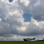 El campeón británico Lewis Hamilton y su Mercedes, bajo los nubarrones del Autódromo de Río de Janeiro.
