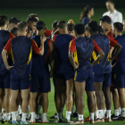 La selección española se conjuró ayer en el entrenamiento para superar a Marruecos. JUANJO MARTÍN