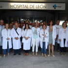 Profesionales de la Sanidad pública protestaron ayer por los recortes en los servicios. RAMIRO