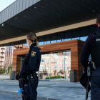 Control de la Policía Nacional en la estación de trenes de León. FERNANDO OTERO