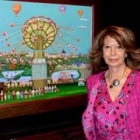 Amalia Fernández de Córdoba junto a una de sus obras