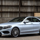 Mercedes rejuvenece la Clase C, cuya estampa se acerca más a un «coupé».