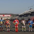 Los nueve ganadores de 2016 han posado hoy en Cheste.