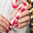 Cómo hacer una manicura perfecta para Navidad León 2020