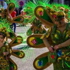 Los ‘enfarramacaos’ entrarán de lleno en una batalla de harina. Será la previa al día grande del Carnaval, con más de 3.000 euros en premios a los mejores disfraces. DL