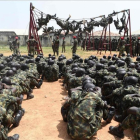 Soldados nigerianos en un campo de entrenamiento.