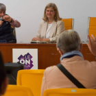 Margarita Torre durante la reunión con la federación vecinal. DL