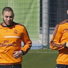 Benzema y Bale se ejercitan este viernes en Valdebebas.