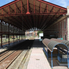 Imagen reciente de la vieja estación de Renfe, en la que se pretende instalar gastrobares.