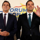 Albert Rivera e Ignacio Aguado, que saluda al público, en un acto el 20 de mayo en Madrid.