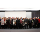 Pseronal jubilado en el Ayuntamiento de León, ayer en el homenaje municipal. JESÚS F. SALVADORES