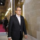 El Gobierno pide al presidente en funciones de Cataluña, Artur Mas, que reflexione.