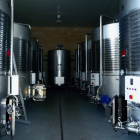 Bajo los mejores criterios técnicos y con mediosde vanguardia, Real Meruelo elabora enuna magnífica bodega entre Ponferraday Molinaseca.