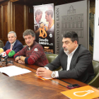 Rafa Guerrero, en el centro, durante la presentación del Desafío Solidario.