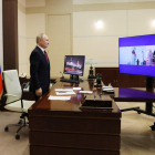 Putin participa por videoconferencia en el izado de la bandera en el rompehielos nuclear Ural. MIKHAIL METZEL