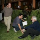 Técnicos y actores se ponen de acuerdo bajo la supervisora mirada del director leonés Julio Suárez