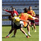 Javier Cabello dirige el entrenamiento de la Cultural