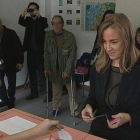 Tania Sánchez vota, este domingo, 30 de noviembre, en las primarias de IU en Madrid.