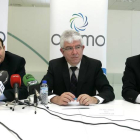 El presidente de Chemo, Pedro de Andrés; el rector de la ULE, José Ángel Hermida; y el presidente de la Federación Leonesa de Empresarios (Fele), Javier Cepedano