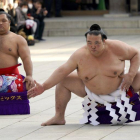 Kisenosato debutó en el sumo profesional en marzo de 2002.