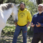 Algunos de los participantes en el curso junto a algunos ejemplares. CAMPOS