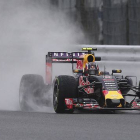 El Red Bull del piloto ruso Daniil Kvyat, durante la primera sesión de entrenamientos del GP de Japón en Suzuka.